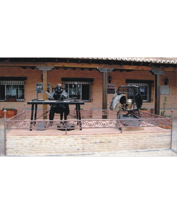 QJ-62 Cervantes con mesa y atril de forjados a mano